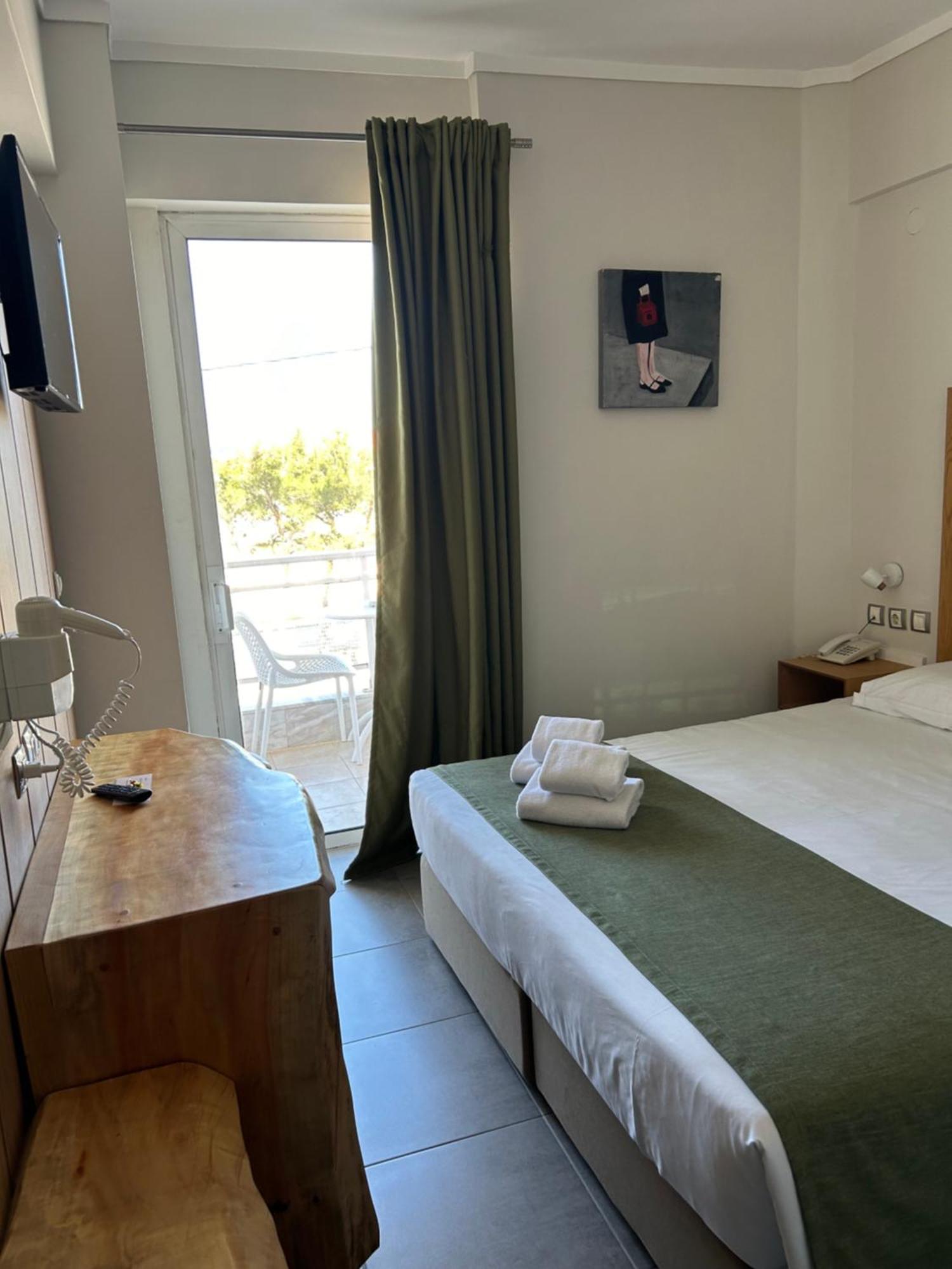 Perea Hotel Peraia  ภายนอก รูปภาพ